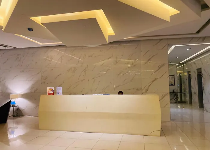 Cozy With Balcony Netflix Free Access To Pool And Gym 100mbps Manila