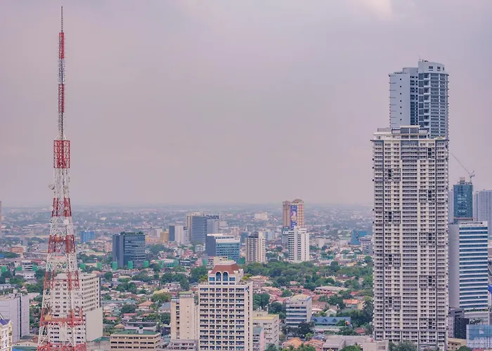Cozy With Balcony Netflix Free Access To Pool And Gym 100mbps Apartment Manila