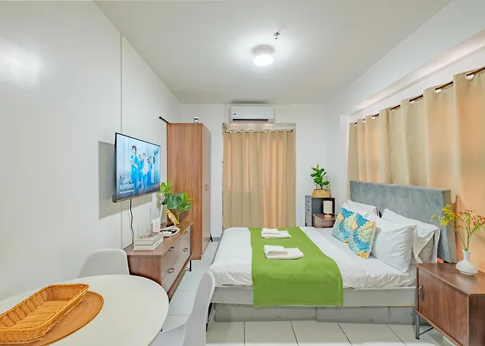 Apartment Cozy With Balcony Netflix Free Access To Pool And Gym 100mbps Manila